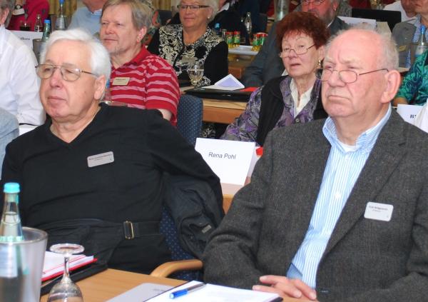 Der Vorstand des DDB in Hannover: Hans-Joachim Manthey, Bezirksvorsitzender (vorn links) und Fritz Brüggemann (vorn rechts) © Horst Kaßauer